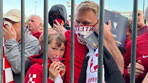 Aficionados del Liverpool, atrapados en Saint-Denis