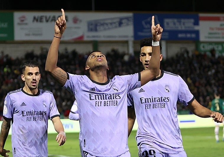 Rodrygo arregla con brillantez la noche copera