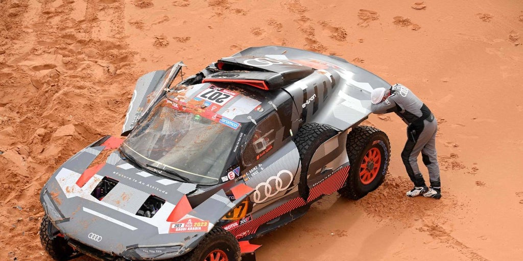 Carlos Sainz se retira del Dakar