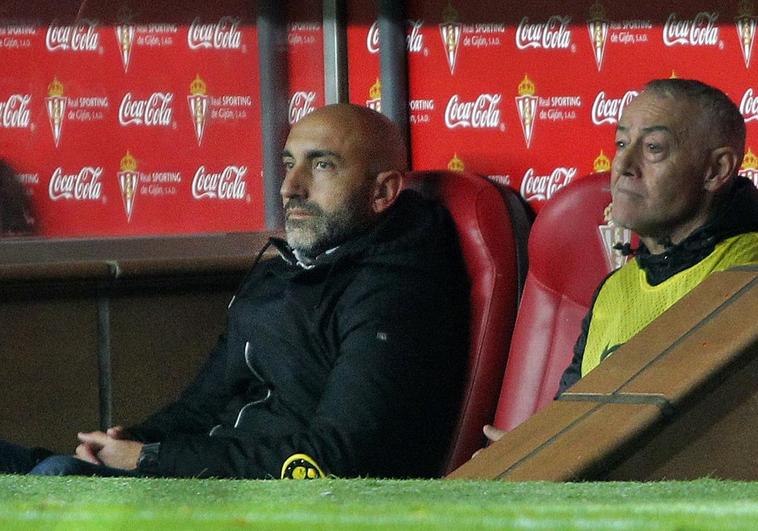 Abelardo, destituido por segunda vez como entrenador del Sporting