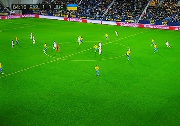 Los árbitros piden a la Liga que implemente el fuera de juego semiautomático tras el escandaloso error en el Cádiz-Elche