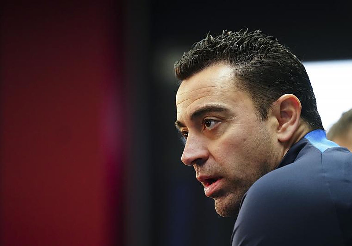 Xavi responde a las preguntas en rueda de prensa