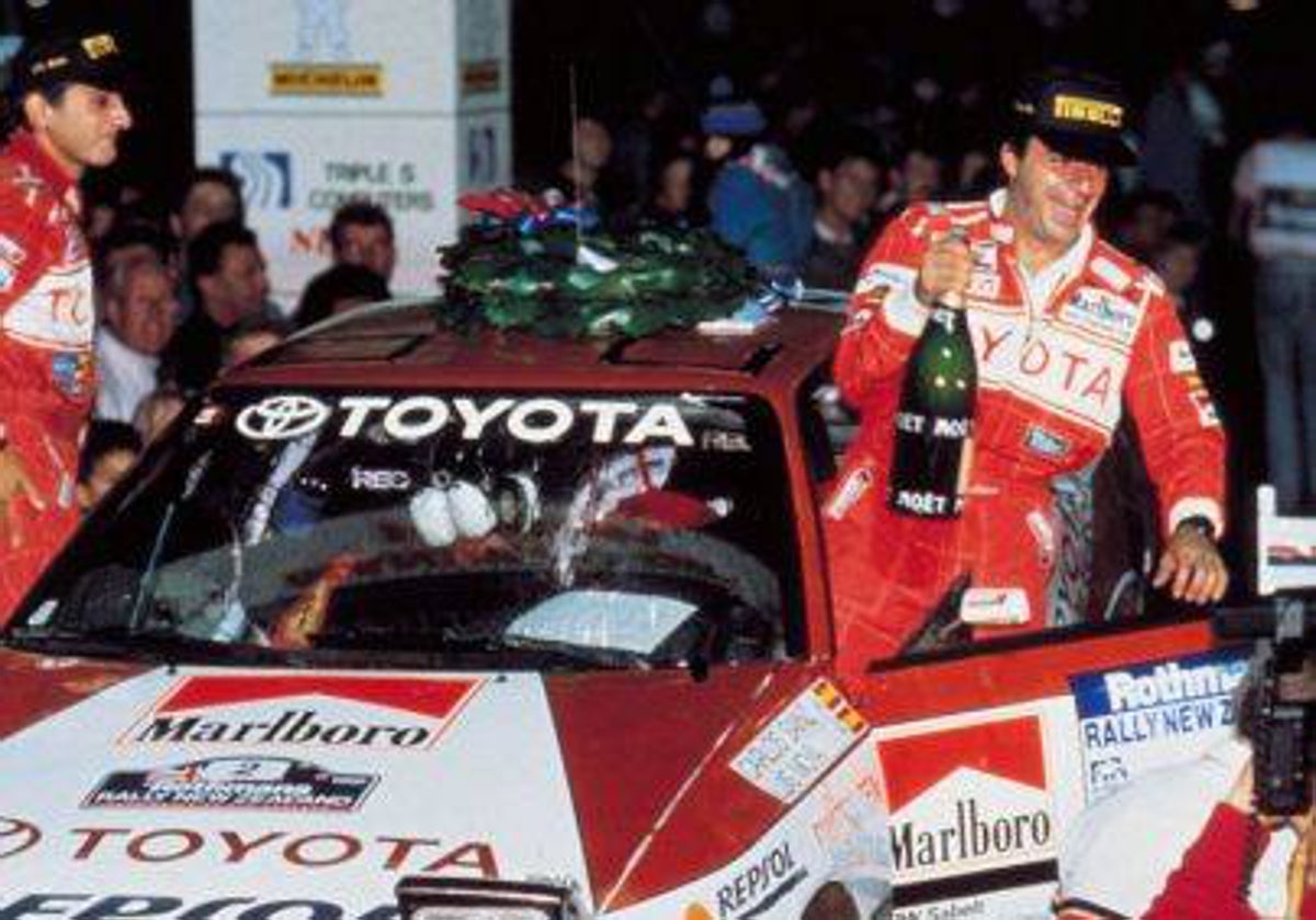 Carlos Sainz y Luis Moya celebra su triunfo en el Rally de Montecarlo 1991