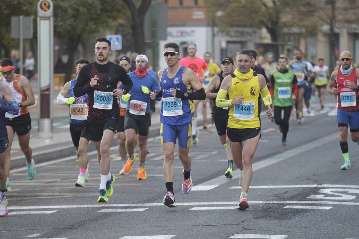 Corredores en la Media Maratón de Sevilla 2023