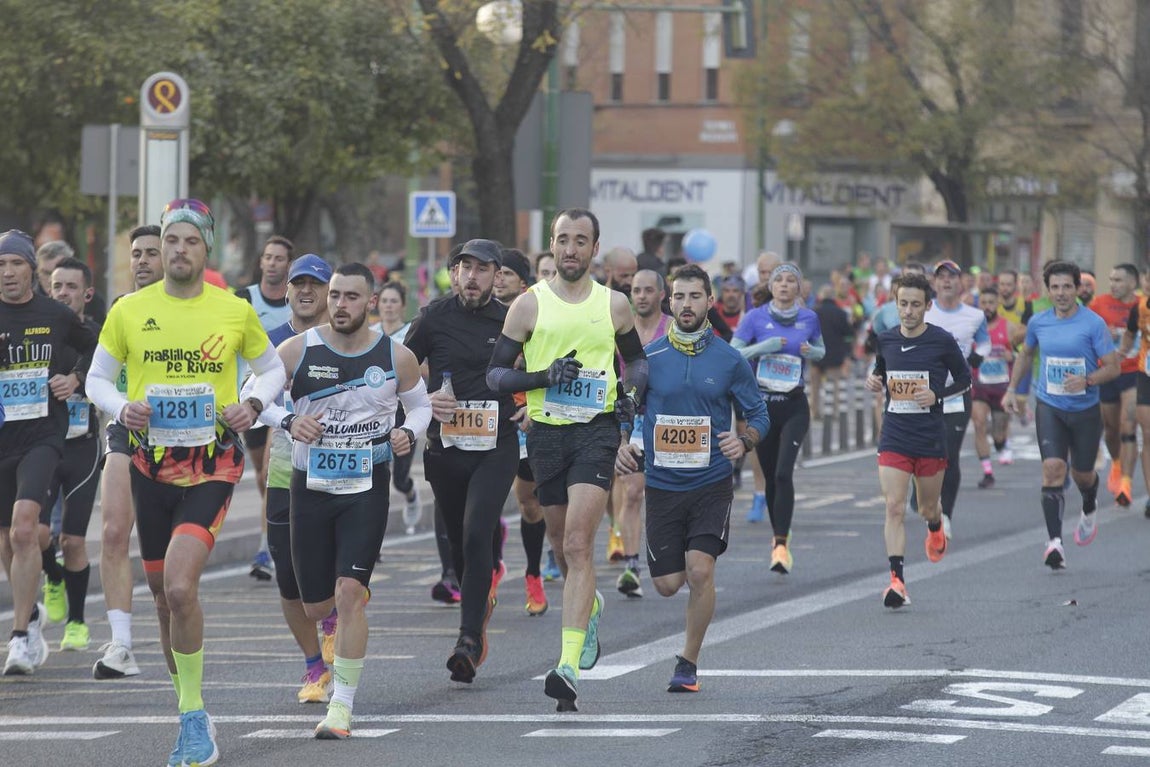 Corredores en la Media Maratón de Sevilla 2023
