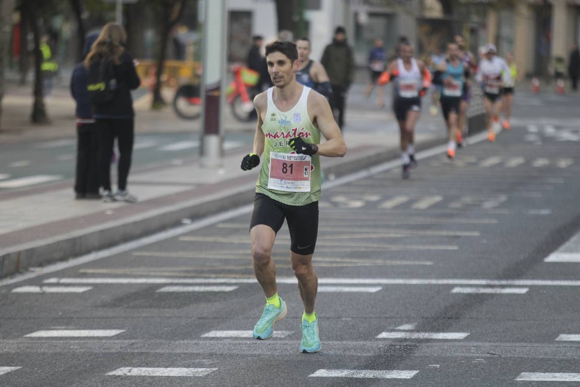 Corredores en la Media Maratón de Sevilla 2023