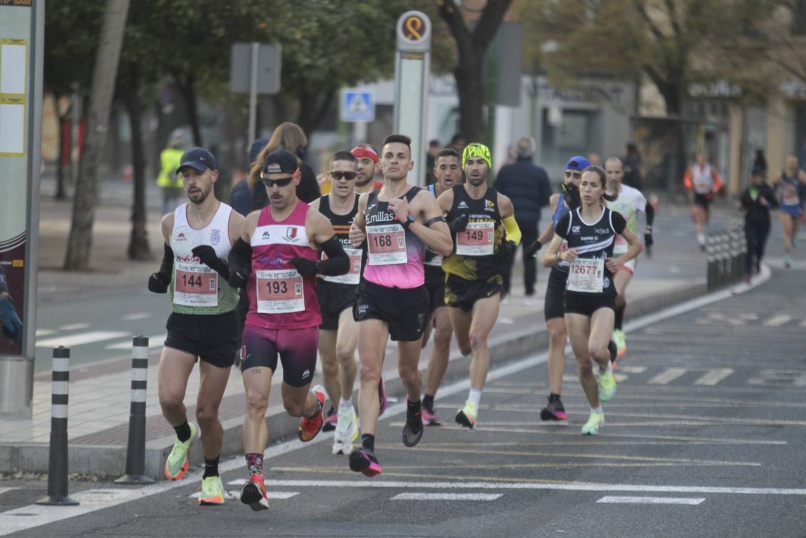 Corredores en la Media Maratón de Sevilla 2023