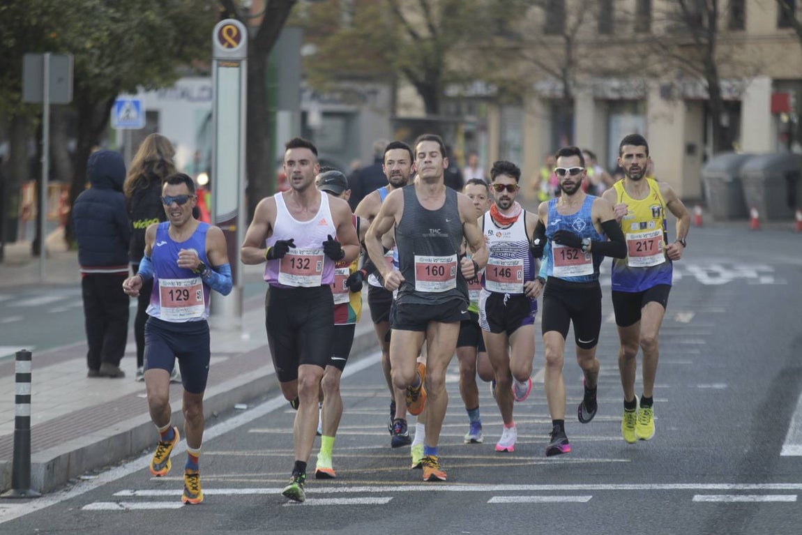 Corredores en la Media Maratón de Sevilla 2023