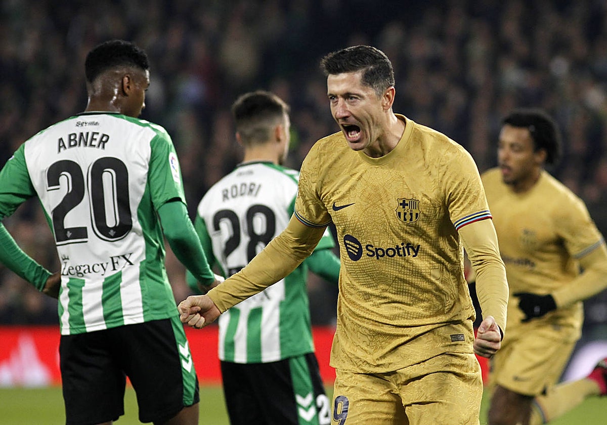 Lewandowski celebra el segundo gol azulgrana
