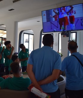Imagen secundaria 2 - La Academia acoge a un centenar de jugadores de entre 12 y 18 años, seleccionados previamente mediante un meticuloso proceso y evaluación. Aquí los chavales disponen de una residencia con todo lujo de detalles