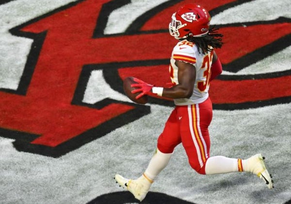 ¿Por qué lucen los Kansas City Chiefs la bandera española en su uniforme?