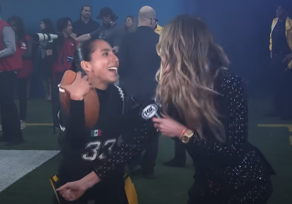 Un momento del anuncio de la Super Bowl que ha revolucionado México