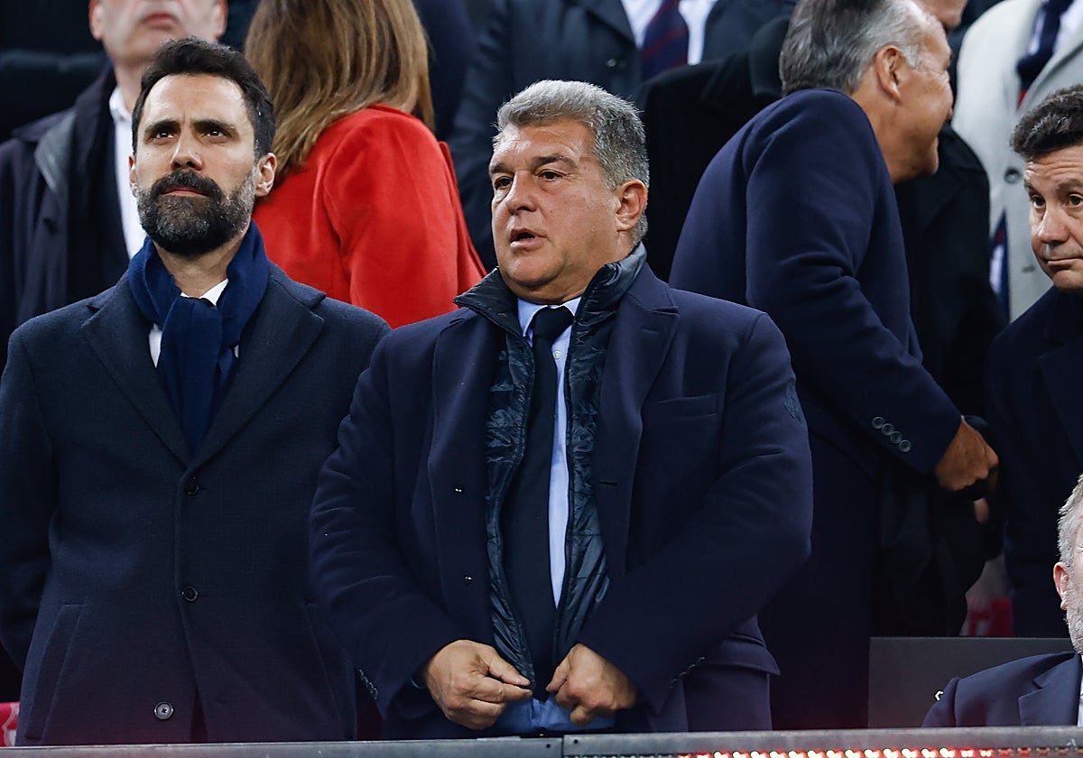 El presidente Laporta, en el palco del Camp Nou en el Barcelona - Manchester United
