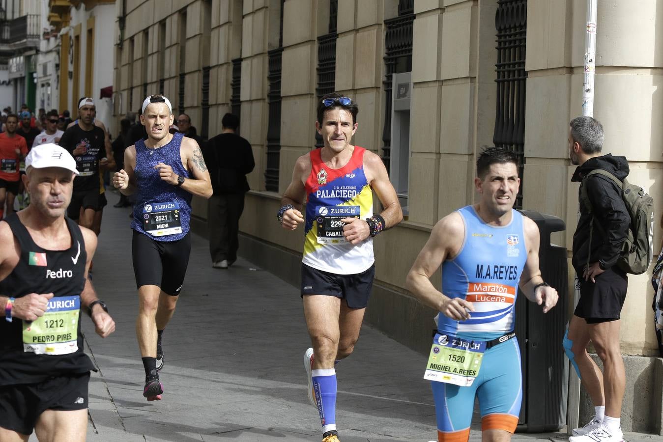 Participantes en el Zurich Maratón de Sevilla 2023