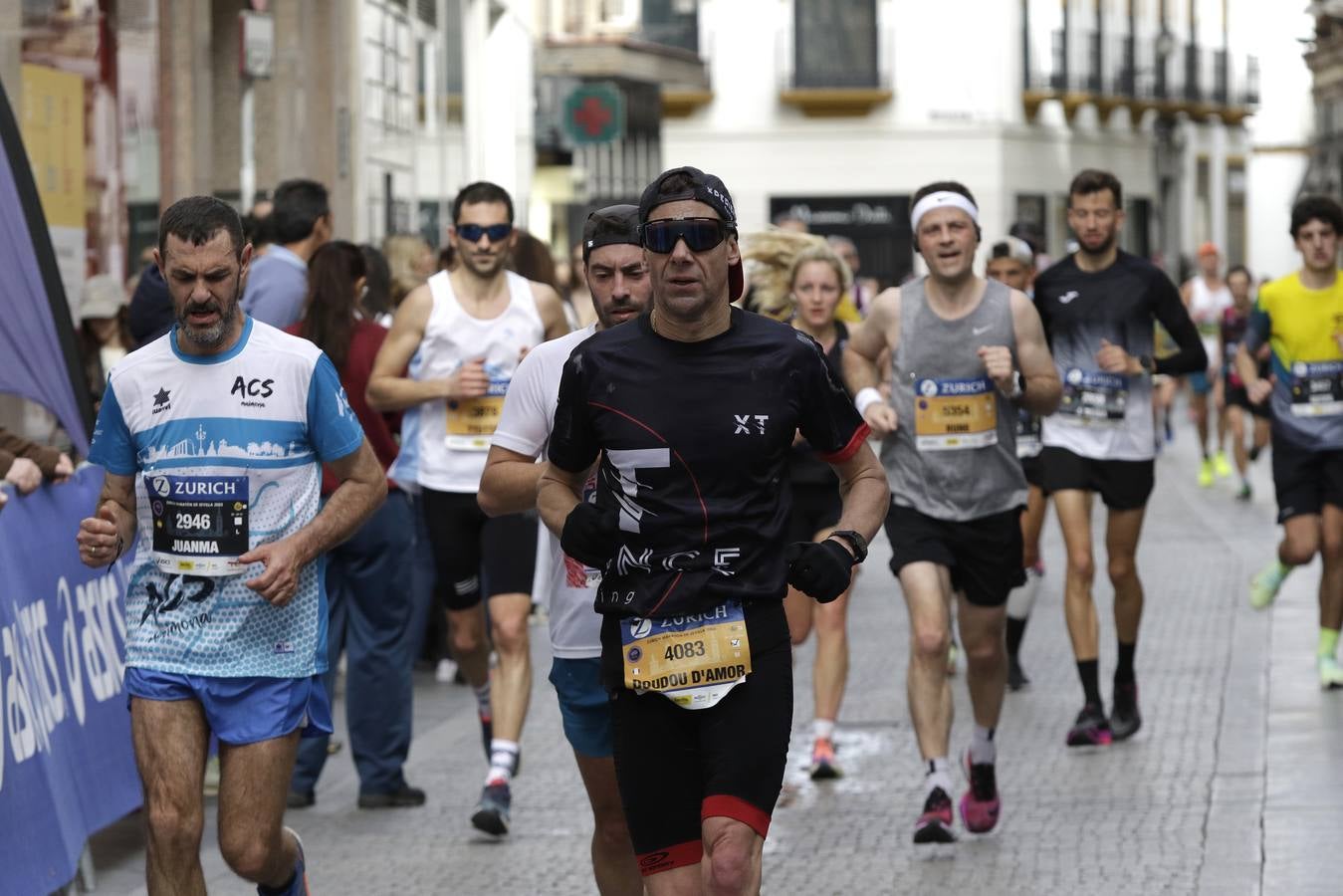 Participantes en el Zurich Maratón de Sevilla 2023