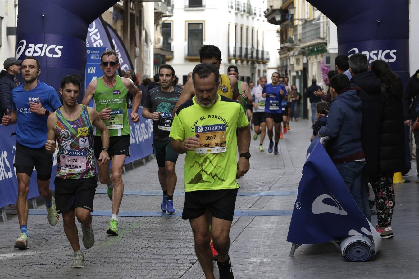 Participantes en el Zurich Maratón de Sevilla 2023