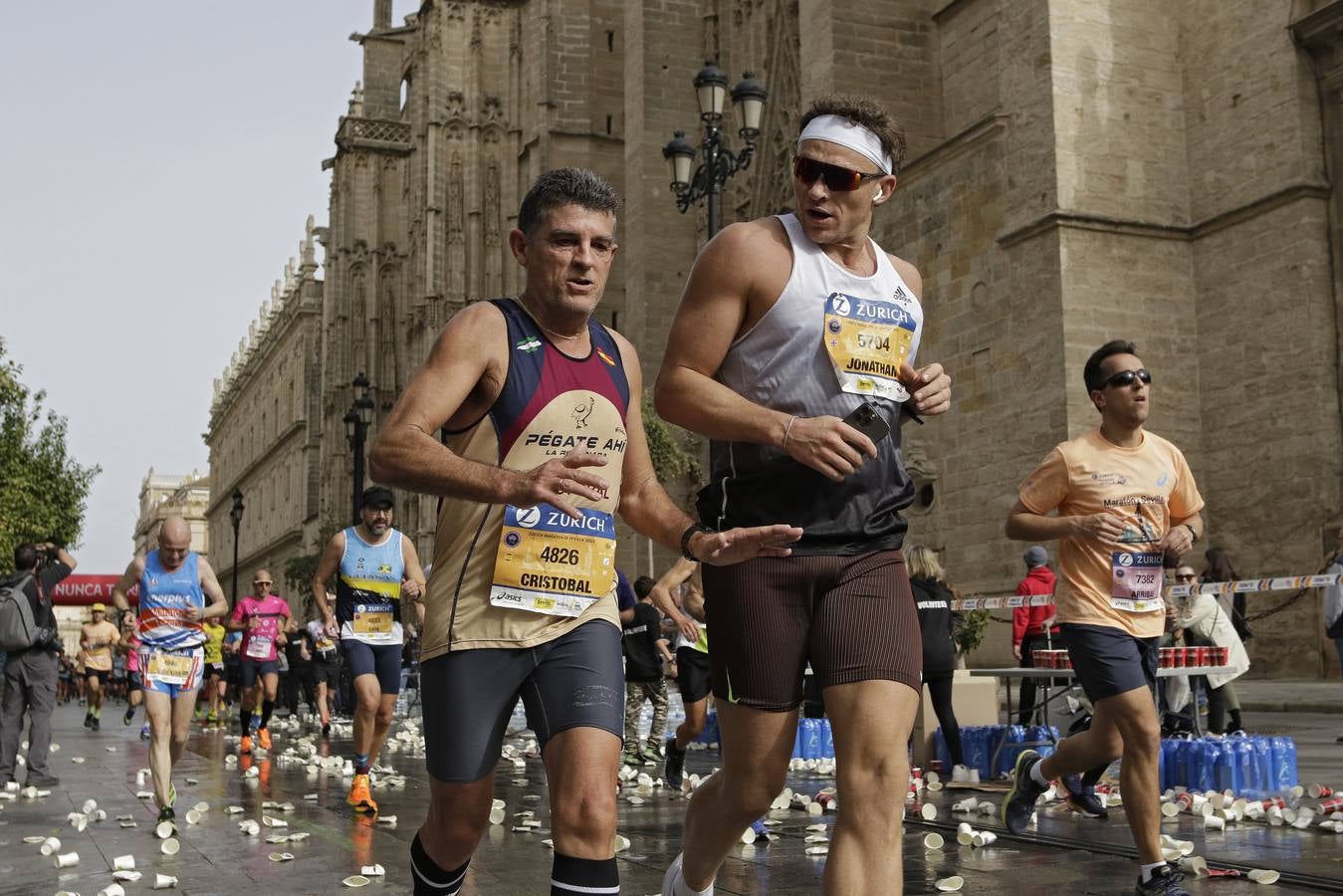 Participantes en el Zurich Maratón de Sevilla 2023
