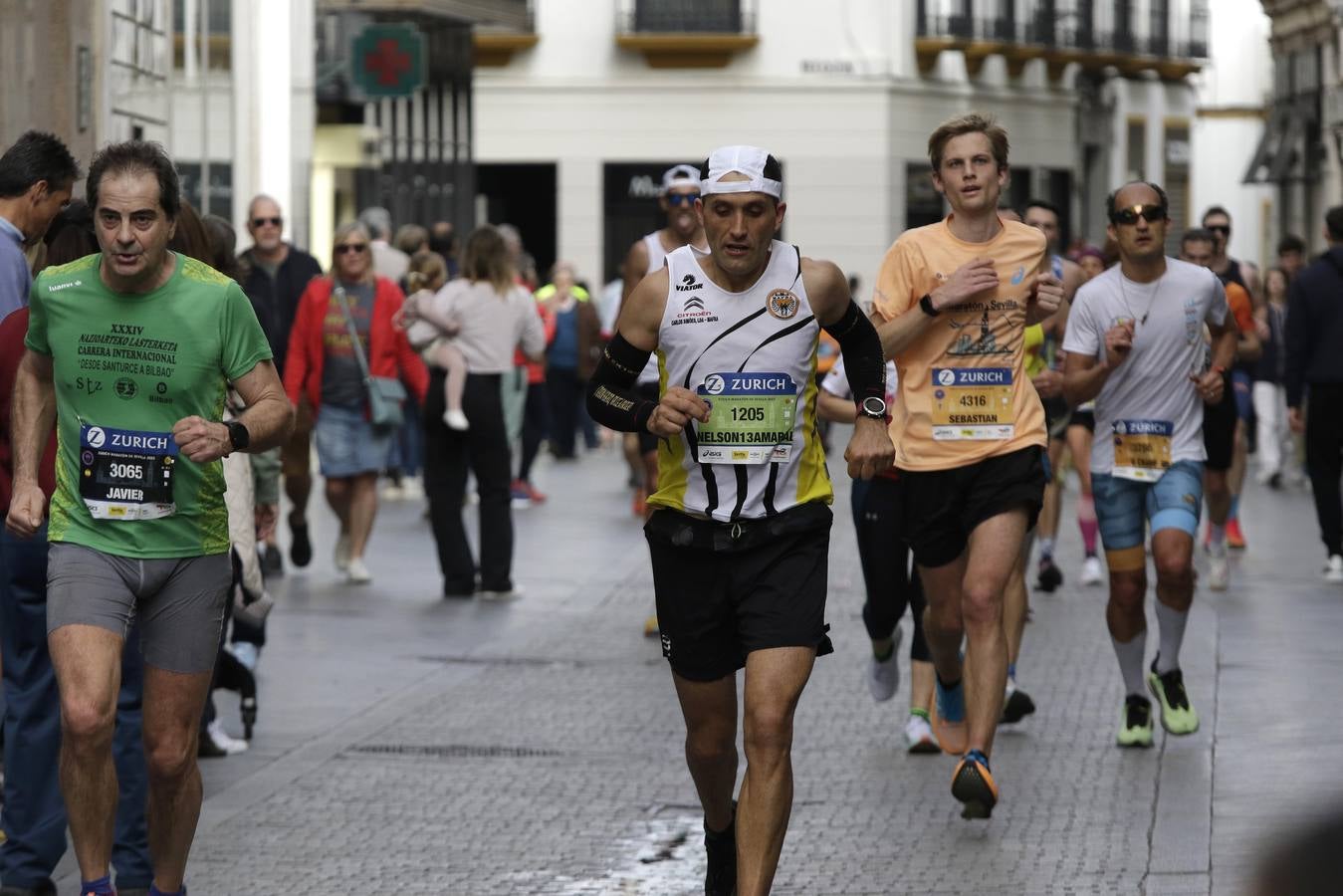 Participantes en el Zurich Maratón de Sevilla 2023