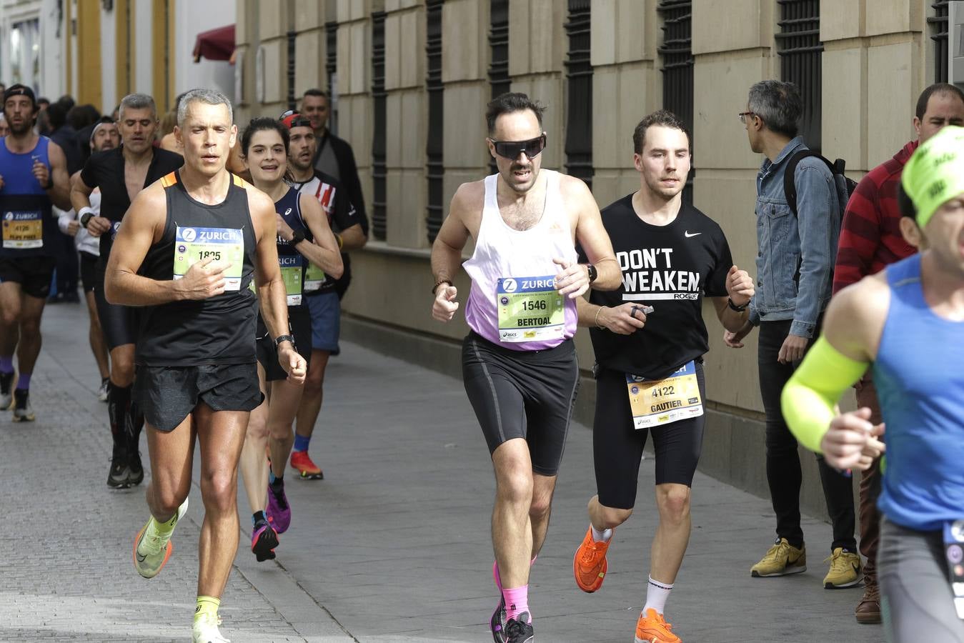 Participantes en el Zurich Maratón de Sevilla 2023