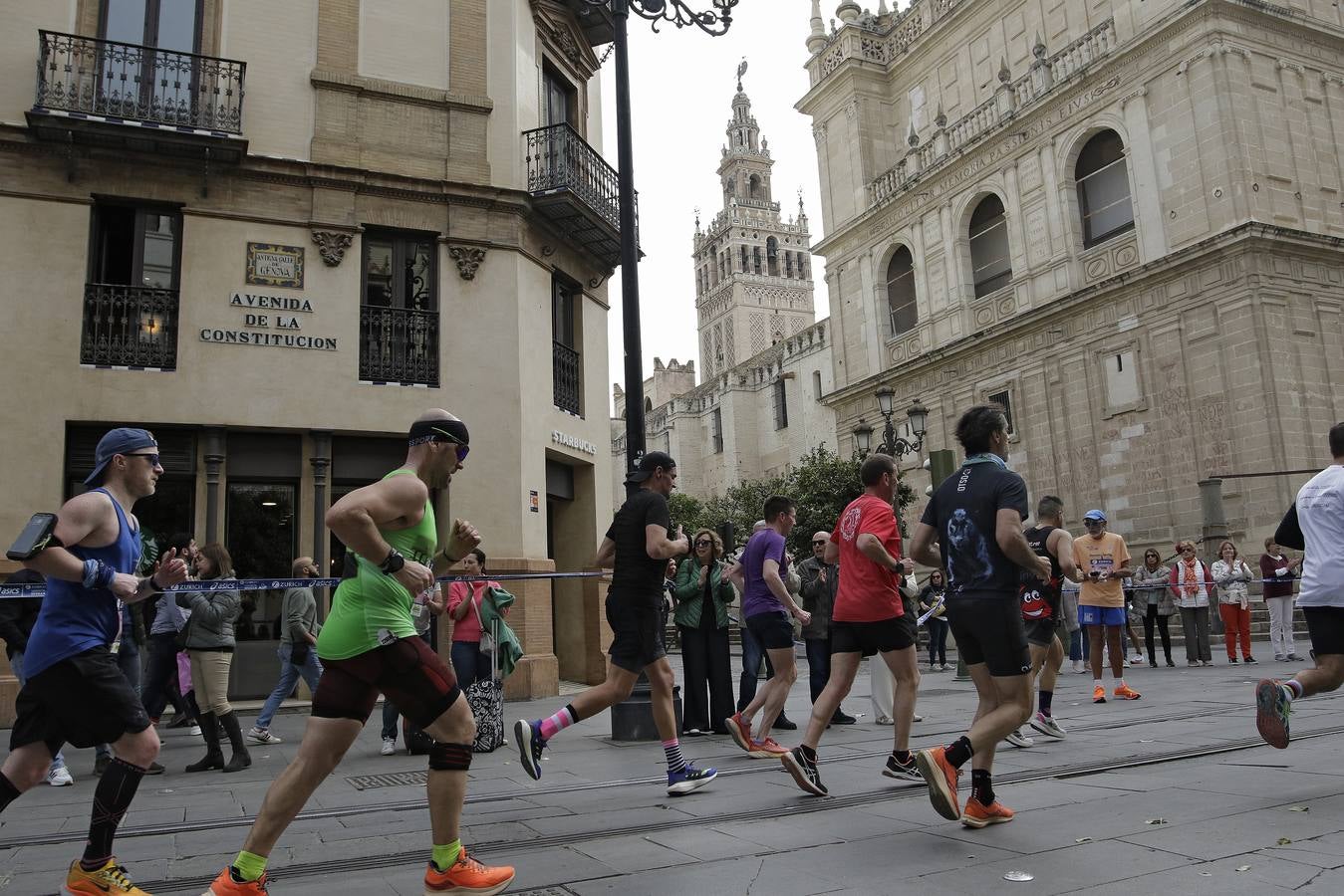 Participantes en el Zurich Maratón de Sevilla 2023