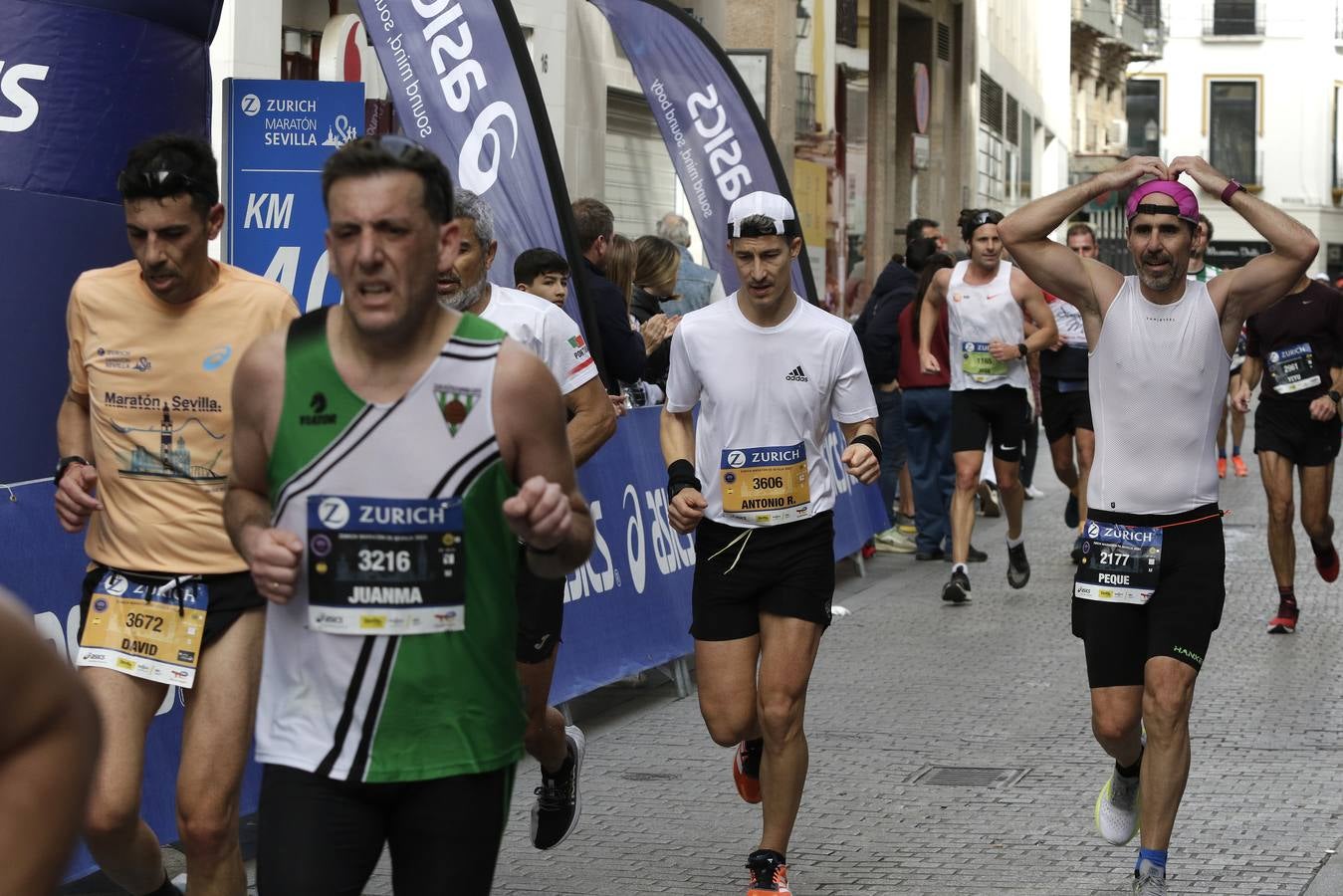 Participantes en el Zurich Maratón de Sevilla 2023