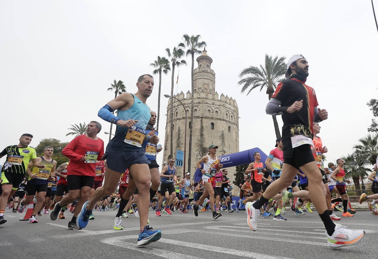 Participantes en el Maratón de Sevilla 2023