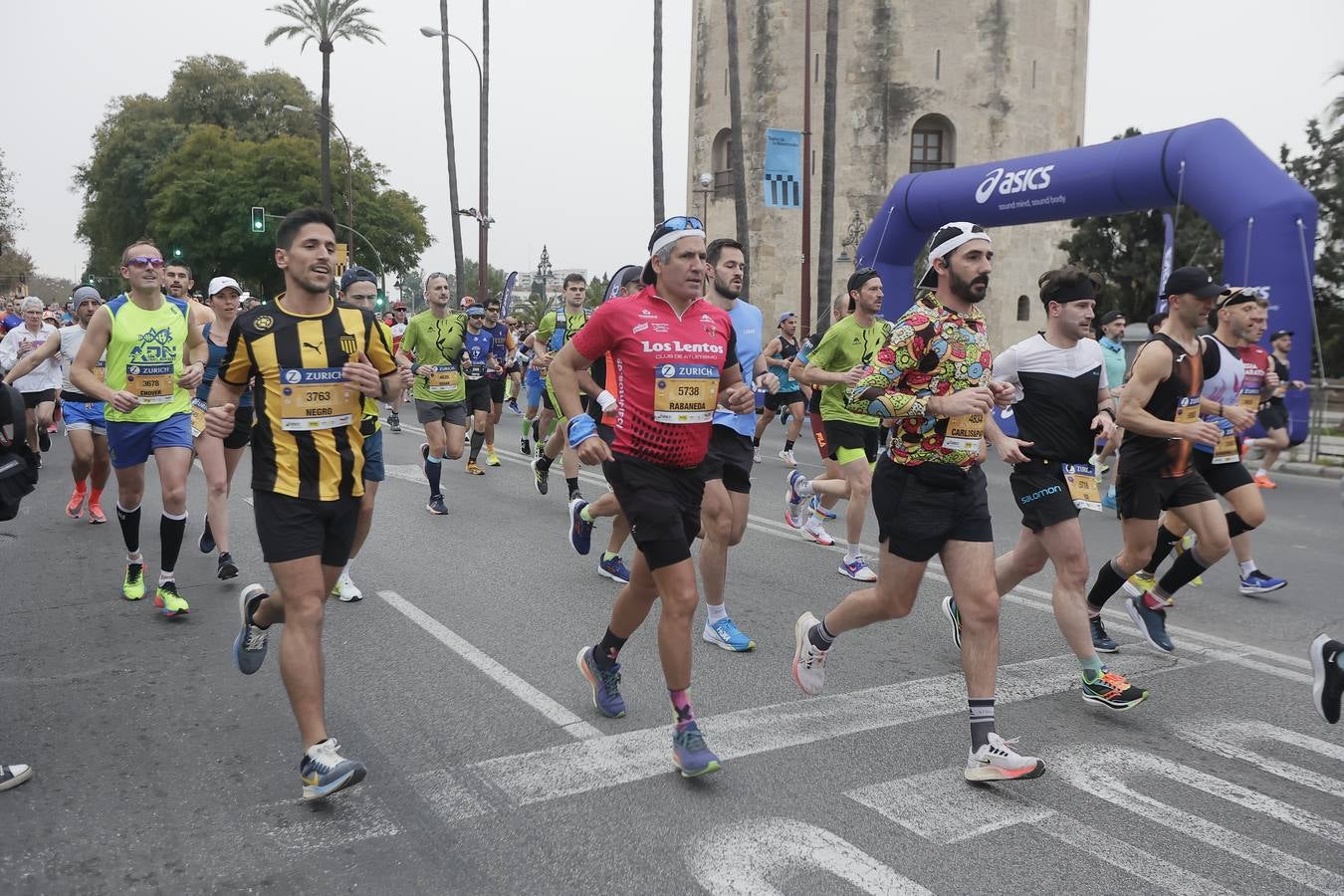 Participantes en el Maratón de Sevilla 2023