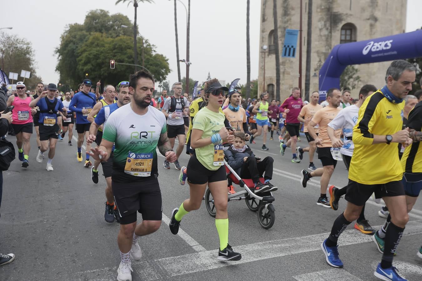 Participantes en el Maratón de Sevilla 2023