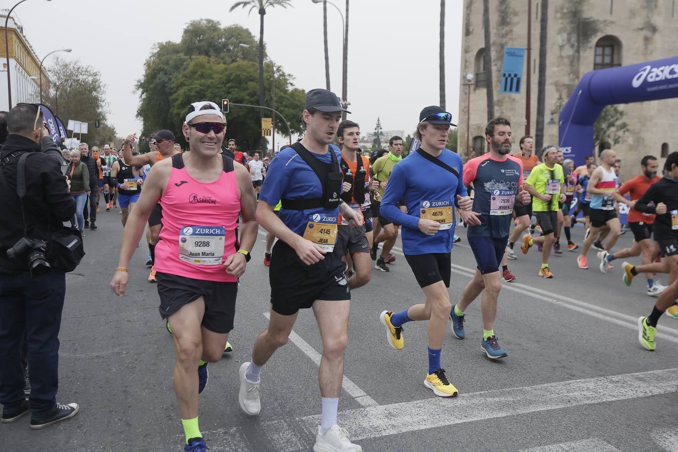 Participantes en el Maratón de Sevilla 2023