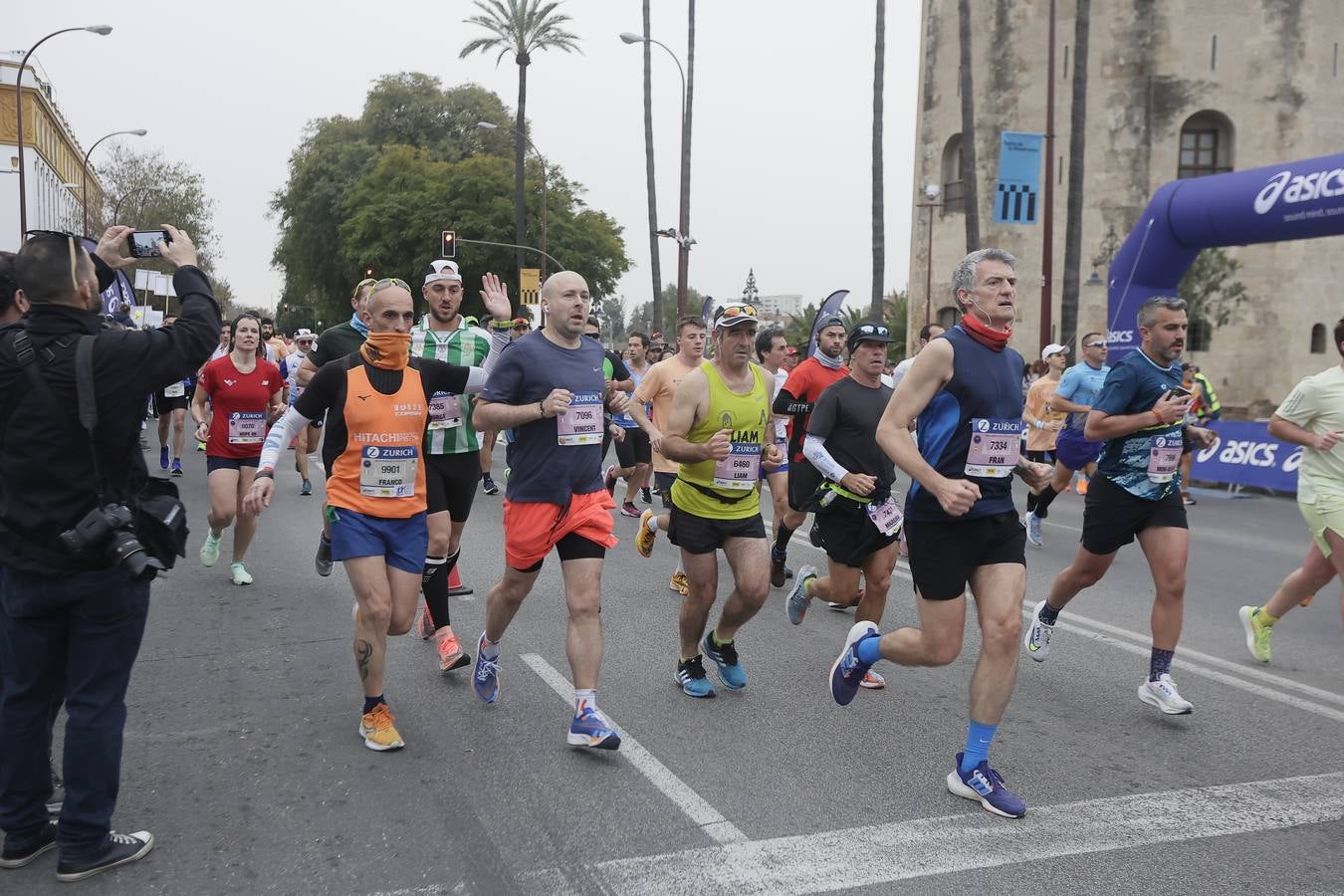 Participantes en el Maratón de Sevilla 2023