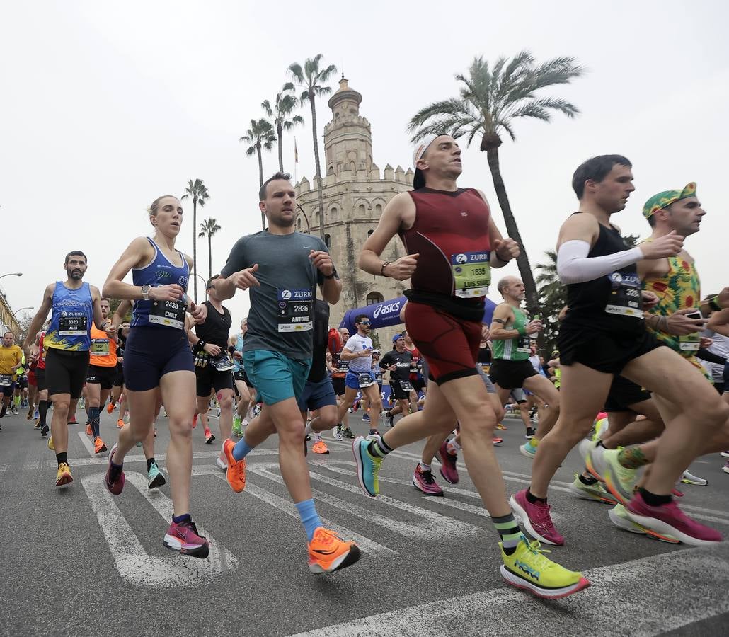 Participantes en el Maratón de Sevilla 2023