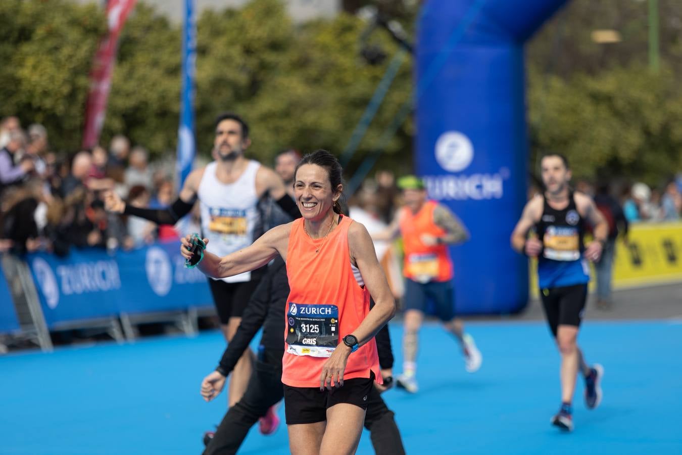 Diferentes momentos del Zurich Maratón Sevilla 2023
