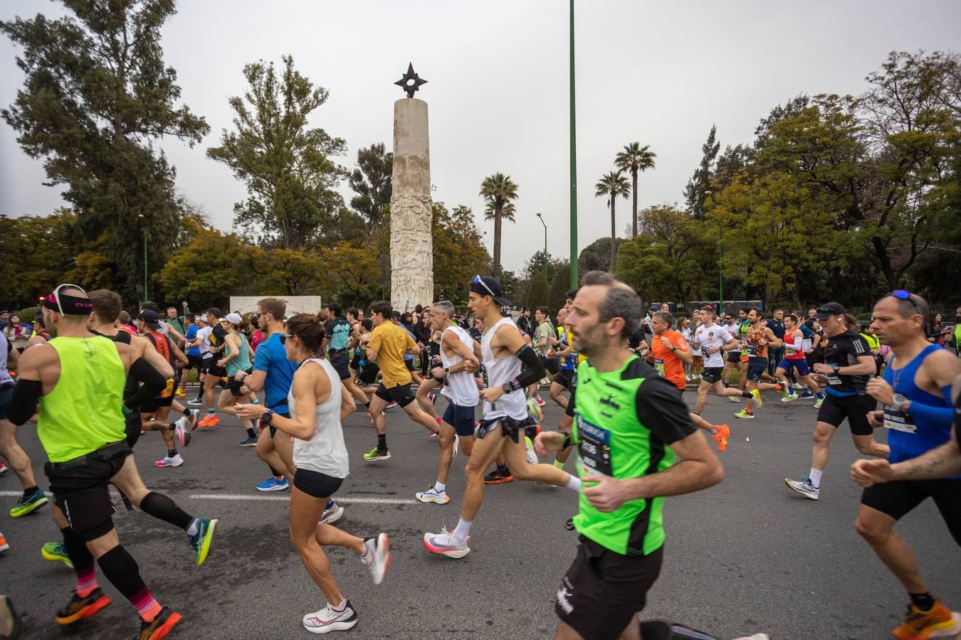 Diferentes momentos del Zurich Maratón de Sevilla 2023