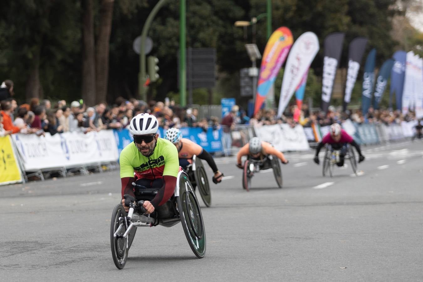 Diferentes momentos del Zurich Maratón de Sevilla 2023