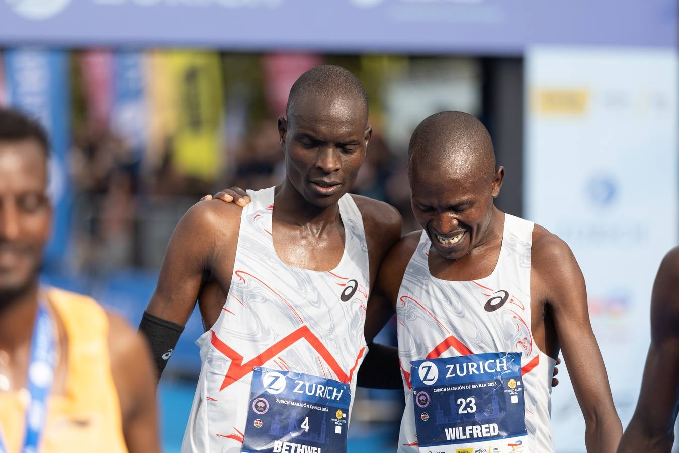 Diferentes momentos del Zurich Maratón de Sevilla 2023