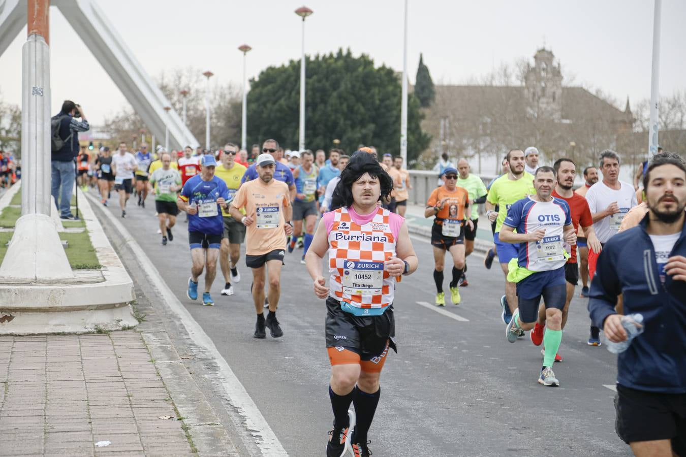 Participantes en el Maratón de Sevilla 2023