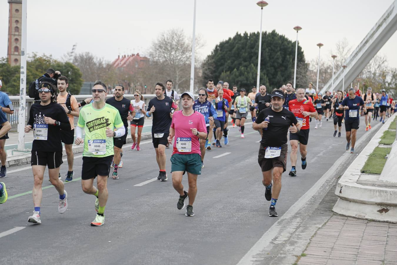 Participantes en el Maratón de Sevilla 2023