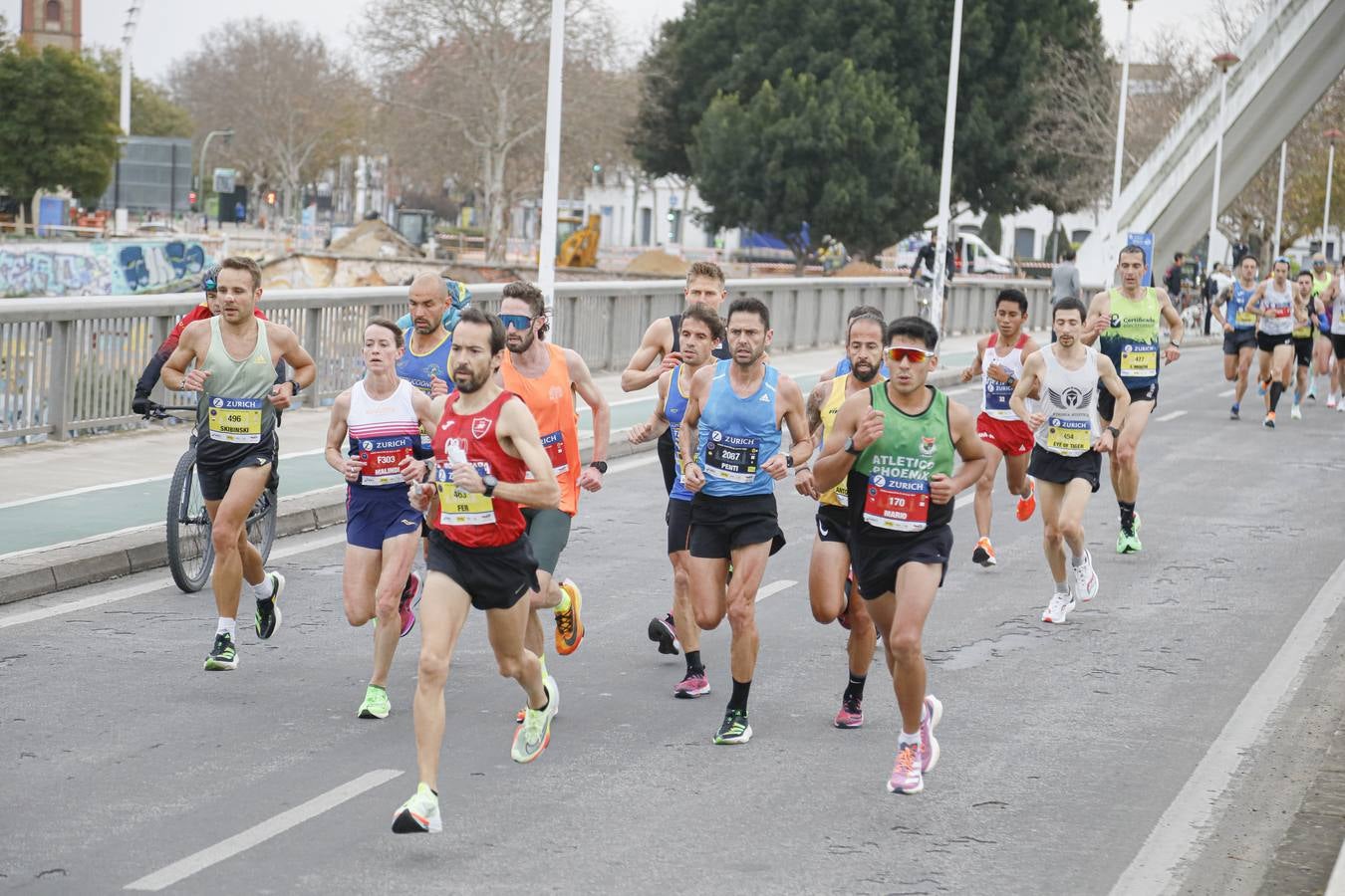Participantes en el Maratón de Sevilla 2023