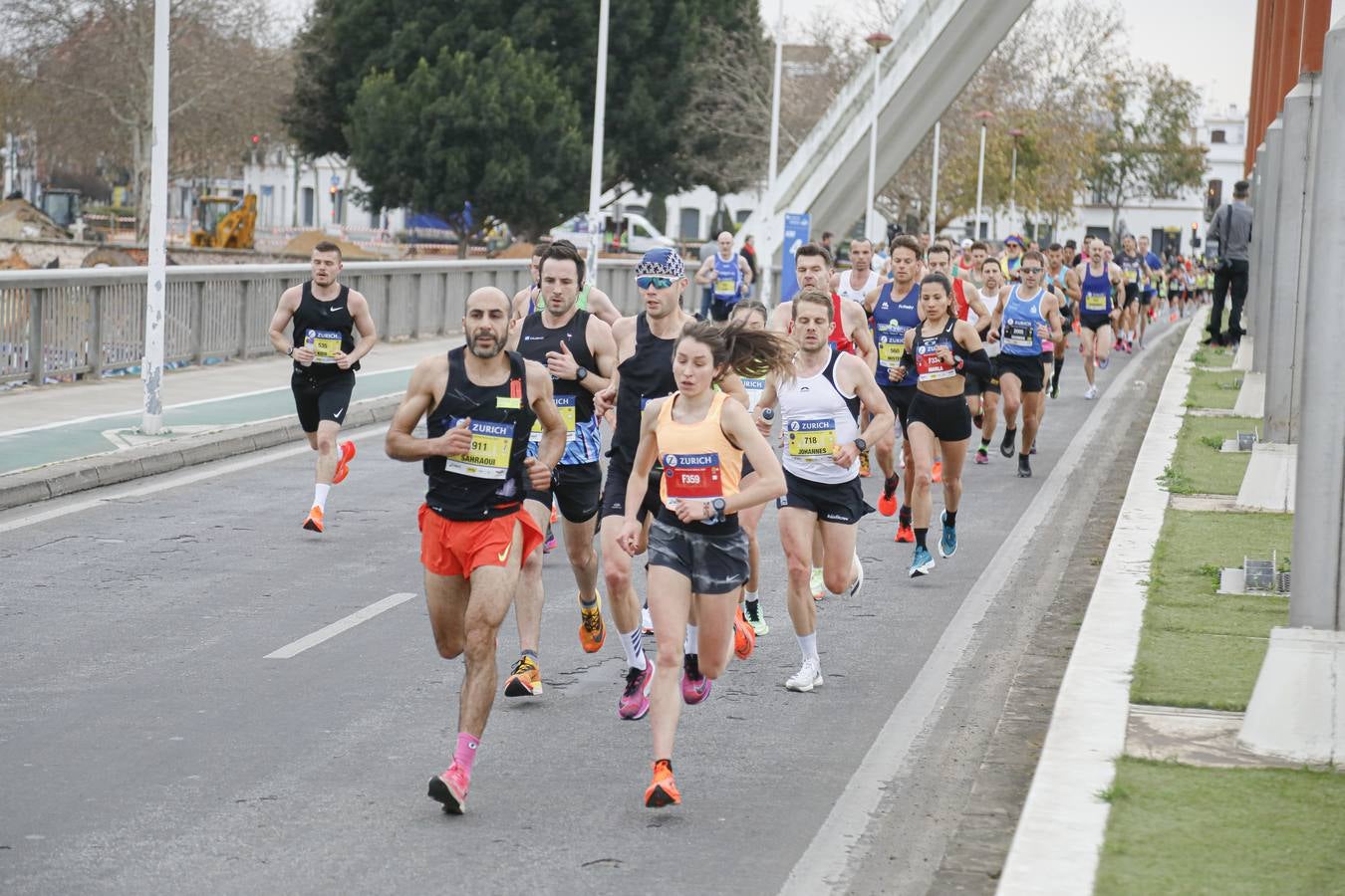 Participantes en el Maratón de Sevilla 2023
