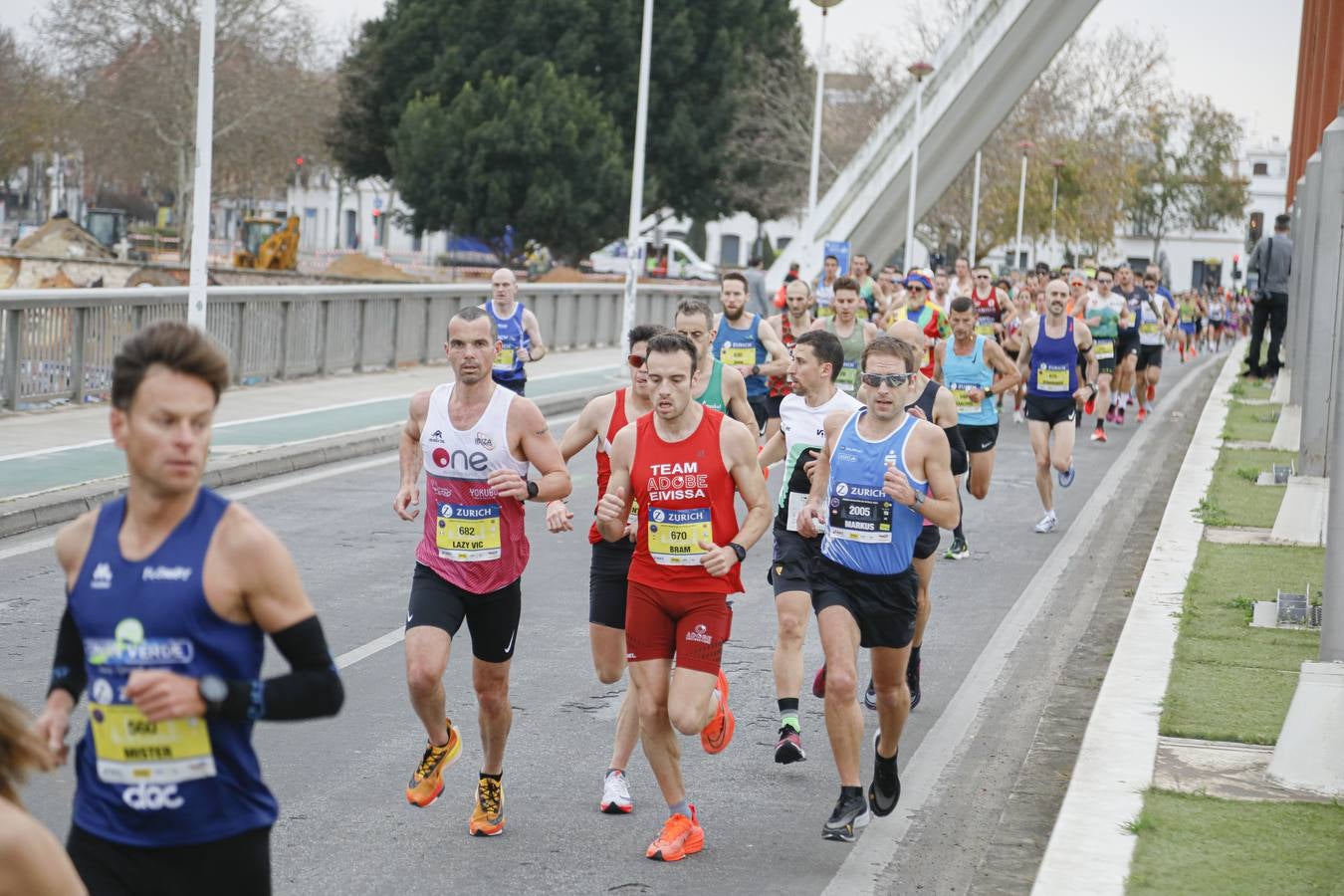 Participantes en el Maratón de Sevilla 2023