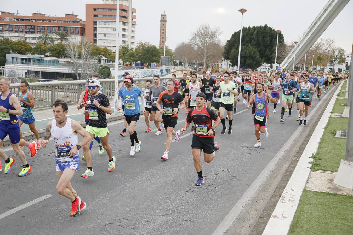 Participantes en el Maratón de Sevilla 2023