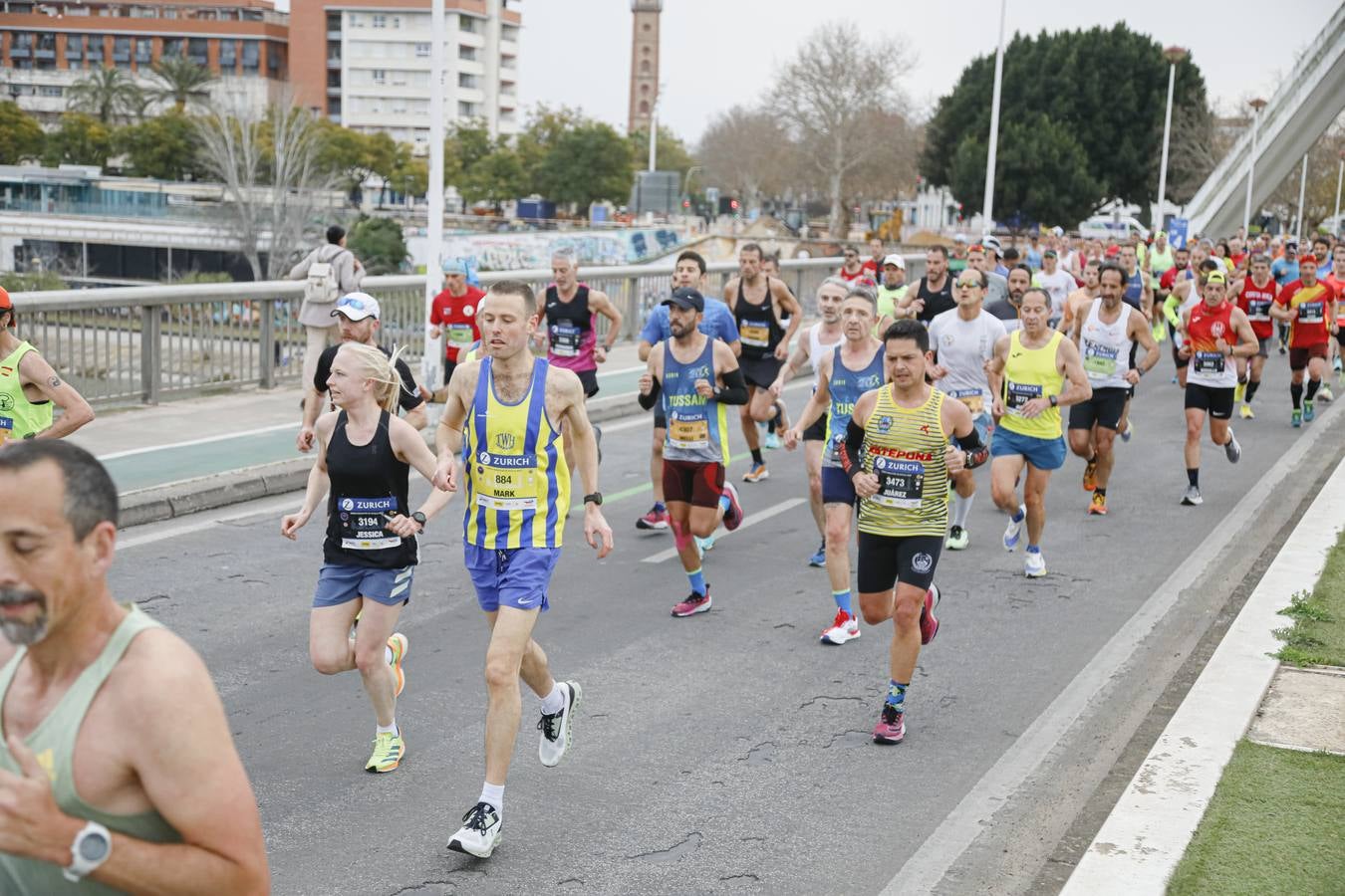 Participantes en el Maratón de Sevilla 2023