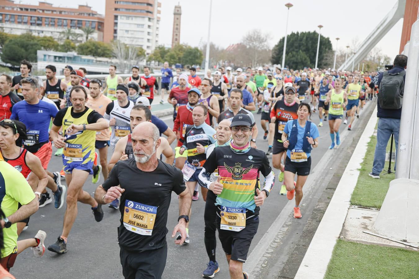 Participantes en el Maratón de Sevilla 2023