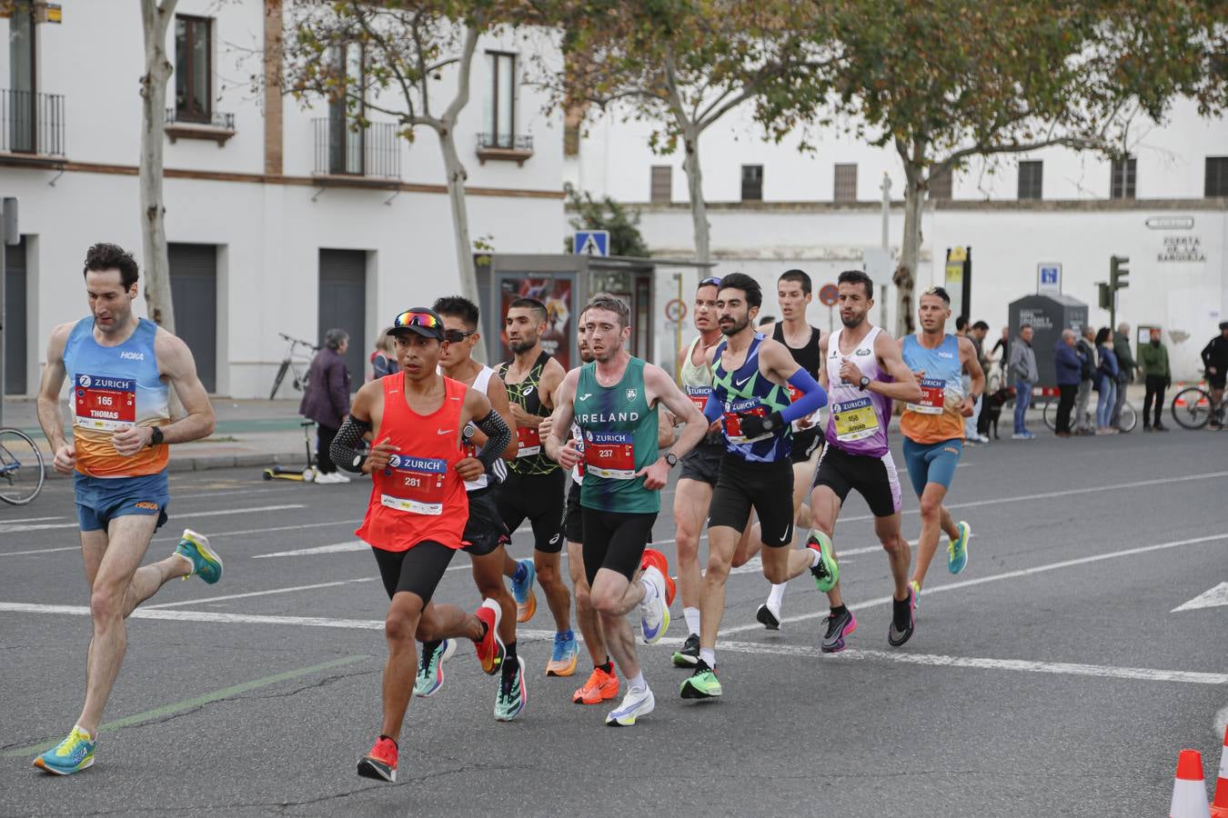 Participantes en el Maratón de Sevilla 2023