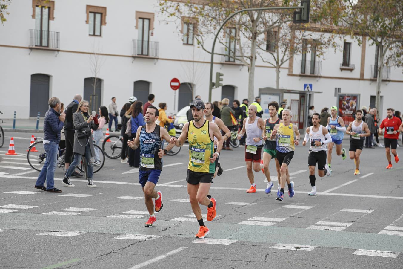 Participantes en el Maratón de Sevilla 2023