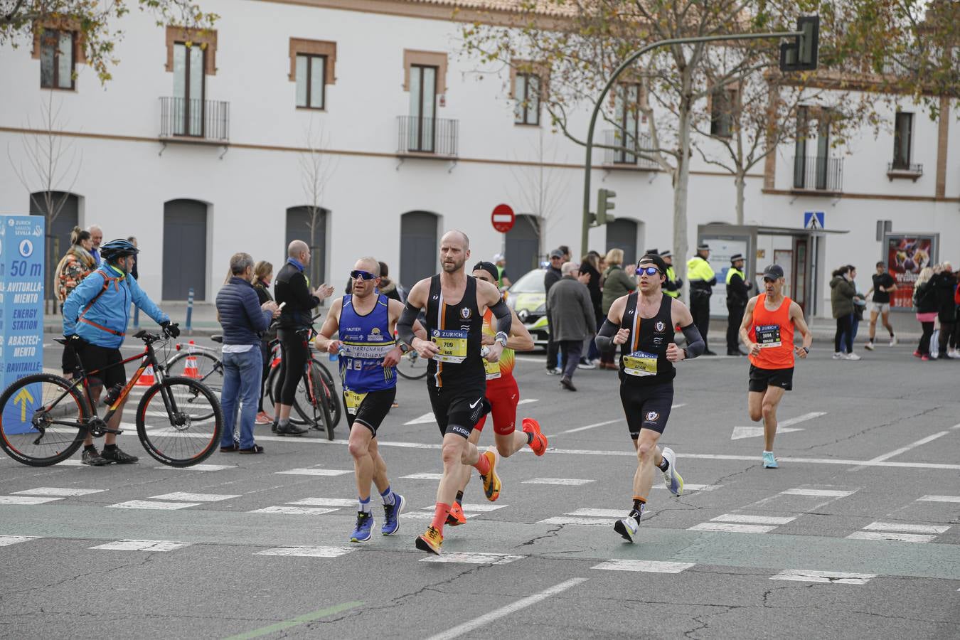 Participantes en el Maratón de Sevilla 2023
