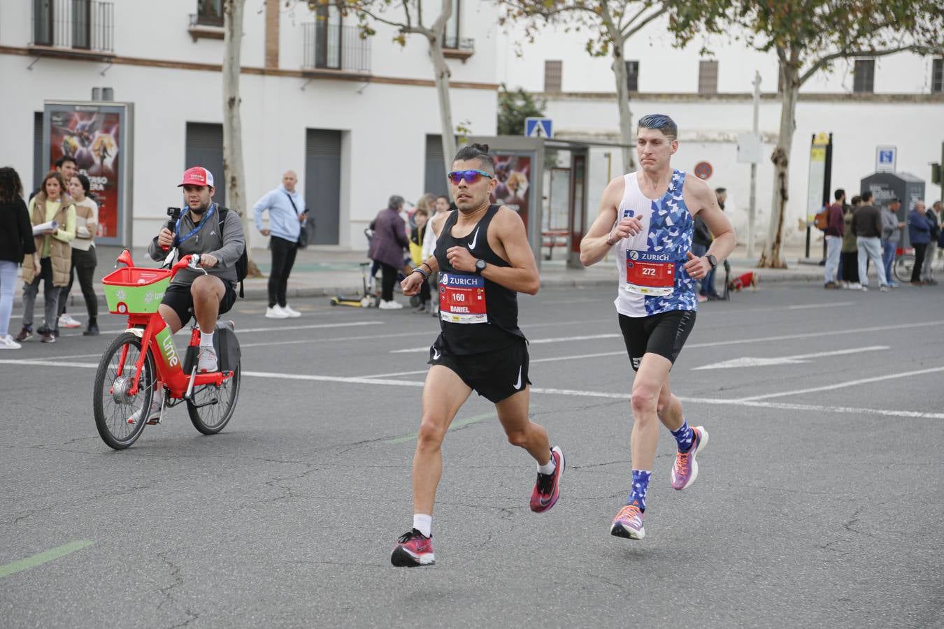 Participantes en el Maratón Sevilla 2023
