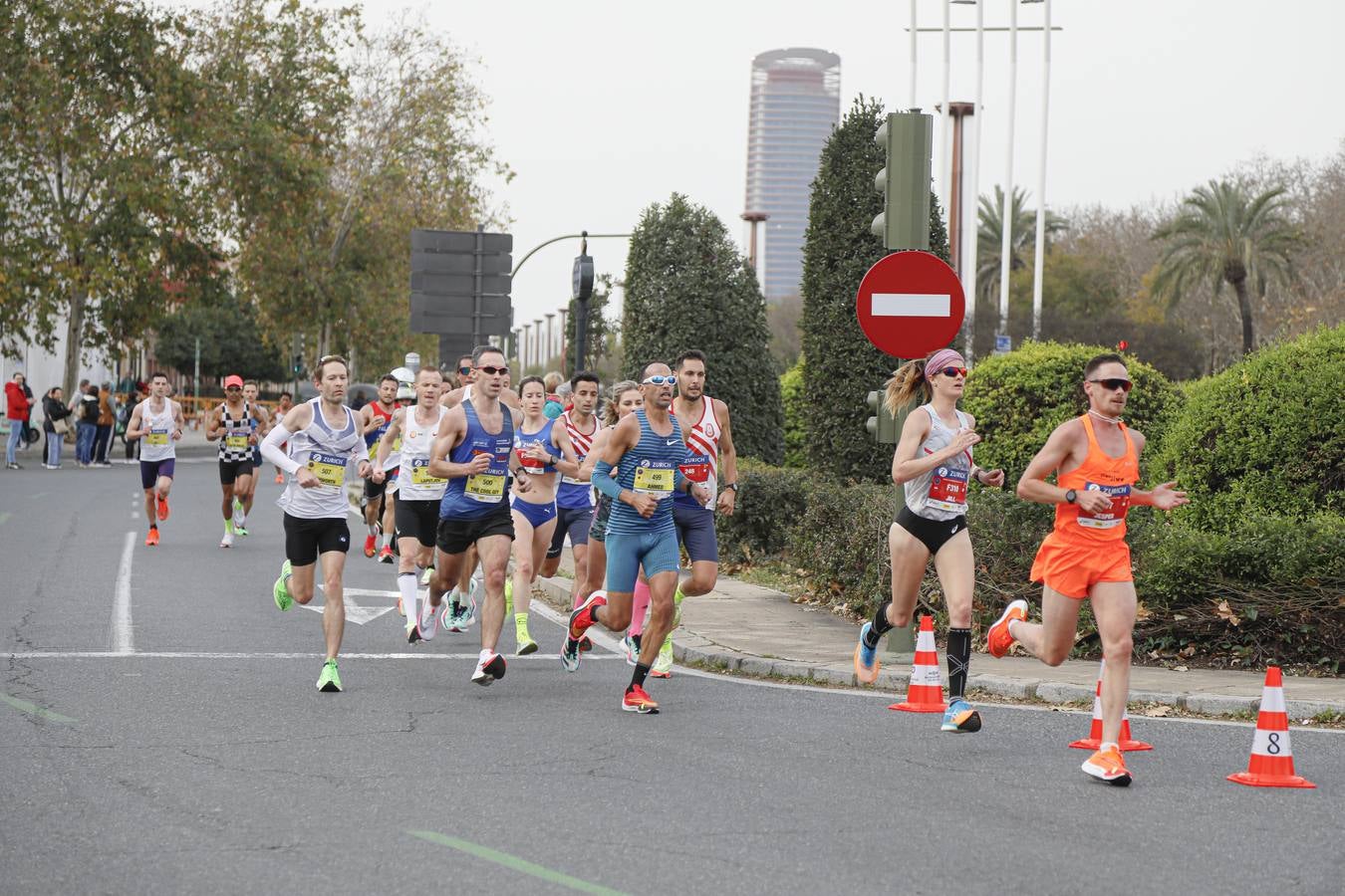 Participantes en el Maratón Sevilla 2023