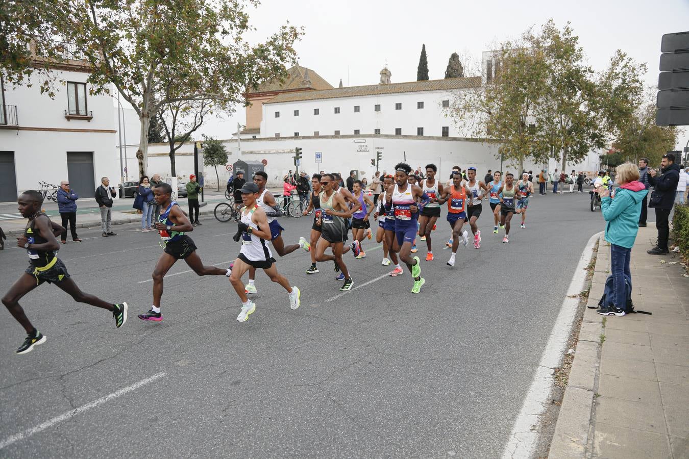 Participantes en el Maratón Sevilla 2023