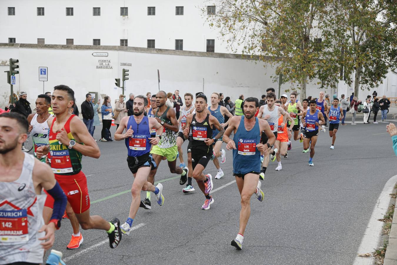 Participantes en el Maratón Sevilla 2023